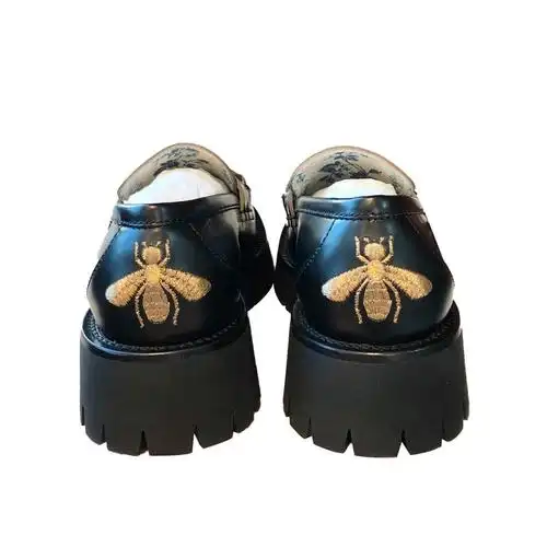 gucci古驰 女士厚底乐福鞋 精致的刺绣小蜜蜂 ct 黑色系 36.