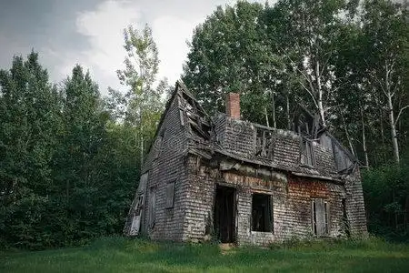 可怕的小屋图片