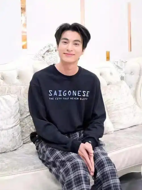 糕小葵与他的格子裤