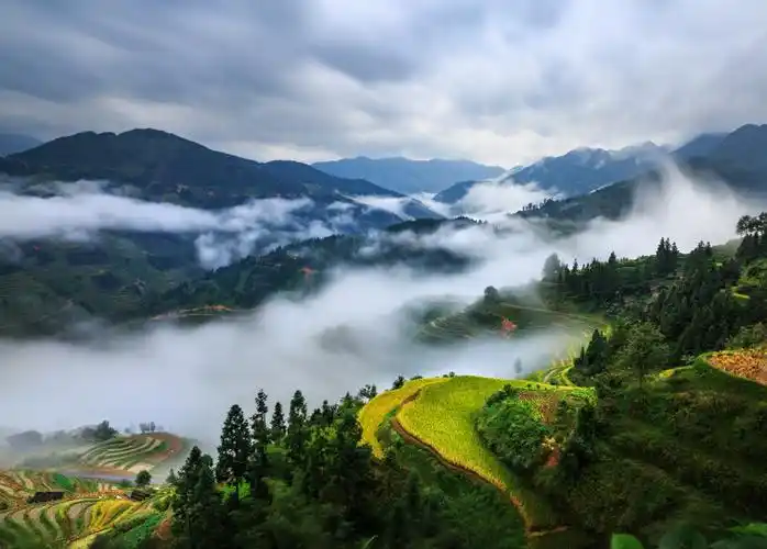 雨后的贵州从江月亮山腹地美景如画