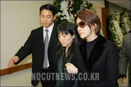 李恩珠家人为其摆设灵堂 将于明日出殡(组图)