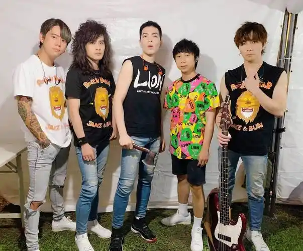 萧敬腾领军的团体"狮子lion" 团长吴力匀无预警宣布退团_音乐_rocker