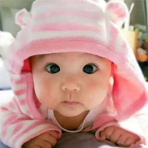 宝宝"斗鸡眼"正常吗?如何判断是否存在"对眼"_眼睛_带着_双眼