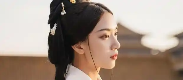 精致的古风妆容会让一个女生拥有"仙气",搭配古典眼之后,这种仙气感则