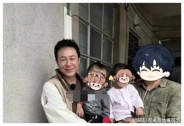 林家川则一改《狂飙》中精练小伙的风格,留着胡茬跟长发.