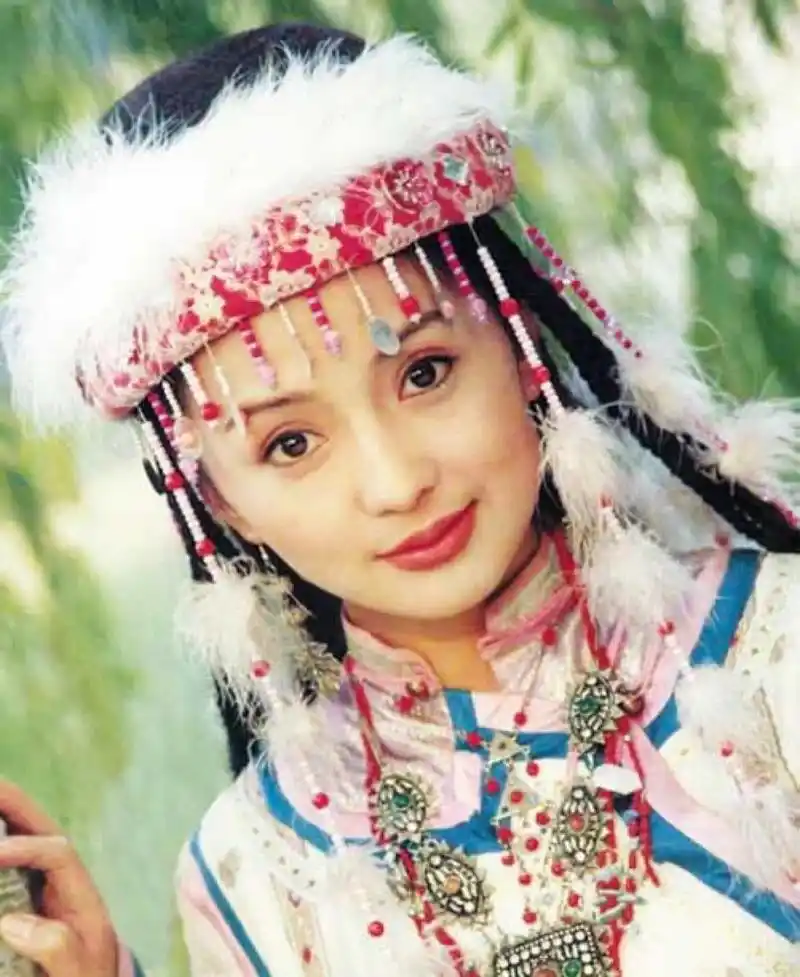 都说刘丹的含香最美,可新版含香换一个造型就美得不输她