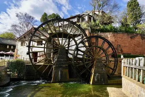 丽江古城大水车是丽江古城的标志性建筑,丽江古城的地标,是来丽江旅游