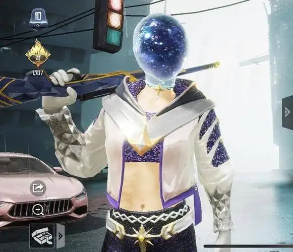 上图所示游戏中人物手里拿着星之信仰m24,头饰带的也是星之信仰卤蛋头