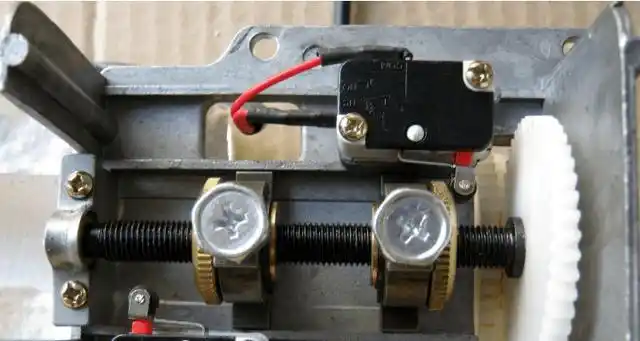 卷帘门限位器怎么调整视频