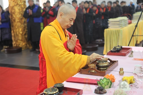 上海会龙寺第六期皈命念佛佛七法会第七天:仁焕法师开示《消除业障