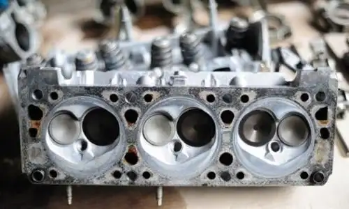 别再被4s店的销售忽悠了汽车的气门越多越好那可不一定