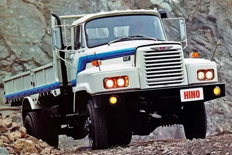 上世纪80年代的老日野长头还活着日野kb222九吨级载货车简介