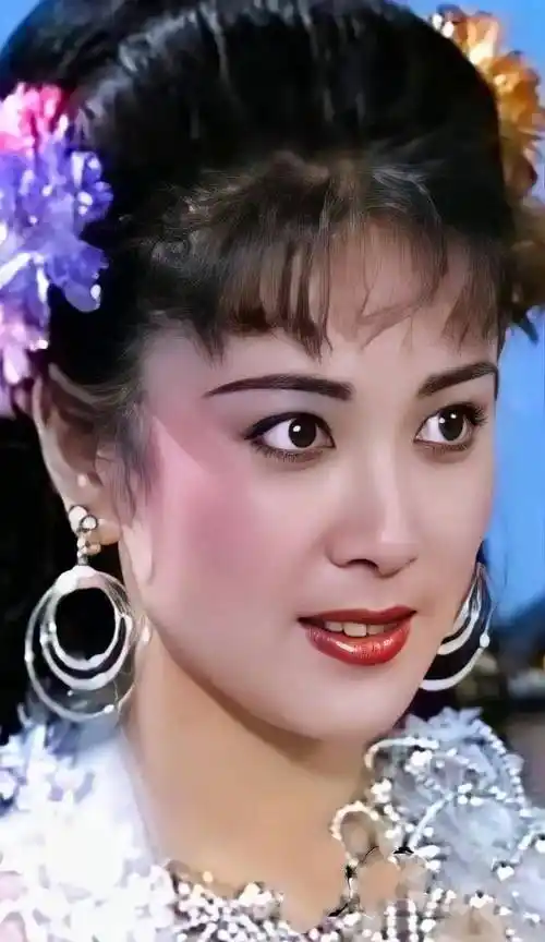 几代人的苏妲己,这些年轻时的高清侧颜,美的摄人心魄_傅艺伟_电影