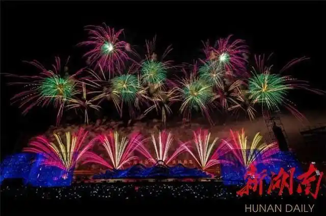 花炮节上,精品礼花弹展露"芯"魅力