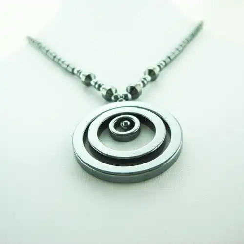 亚马逊跨境厂家直销 多层偏心圆环吊坠磁石项链女式时尚保健项链