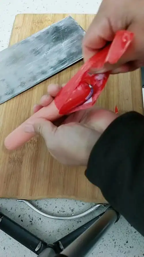 分分秒火腿肠去皮