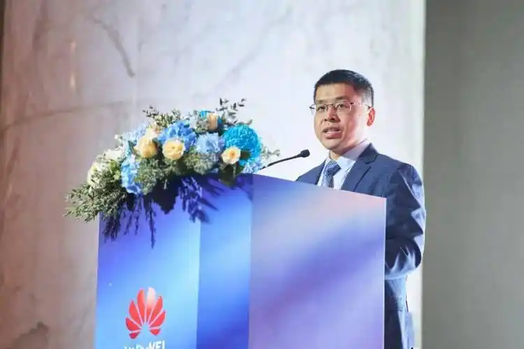 华为亚太企业业务部总裁马建华致欢迎辞时表示:"香港具备发展数字经济