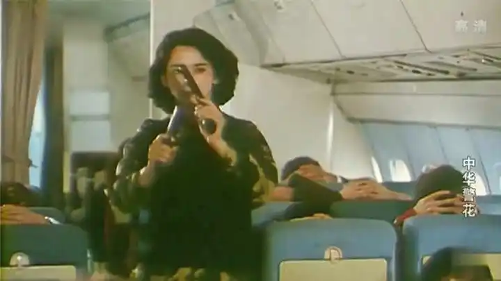 警花:92年上影出品的警匪枪战片,胡慧中饰演警察,简直太经典