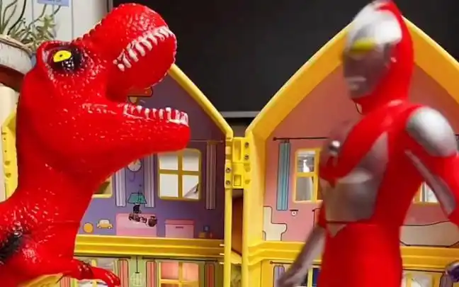 奥特曼排队做核酸了!