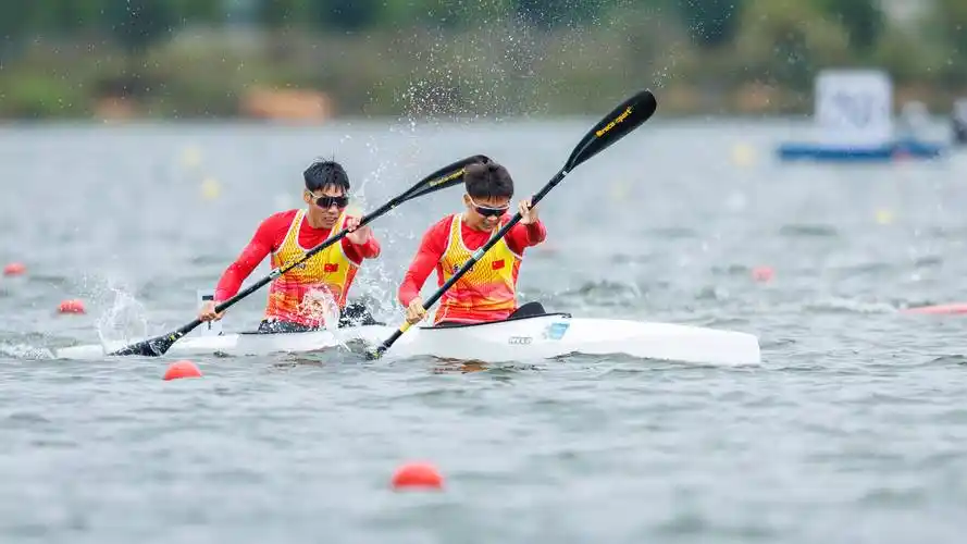 第一届全国学生(青年)运动会皮划艇静水比赛在广西武宣正式开赛_来宾