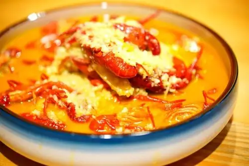 龙虾界的头牌 金汤蒜泥龙虾夏日绝配 冰镇龙虾其次,这里简直是龙虾的