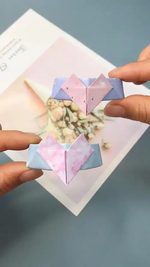 折纸教程一张正方形纸折爱心手镯