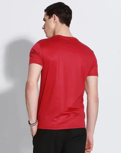 时尚潮流短袖t恤深红色