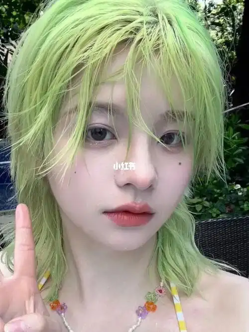 超级显白又气质超仙发色薄荷绿广州染头发