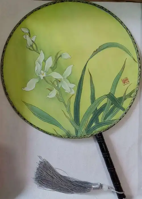 工笔花卉团扇