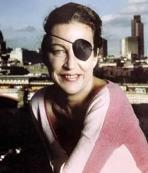 战地记者玛丽-科尔文:用生命控诉战争_新浪女性_新浪网