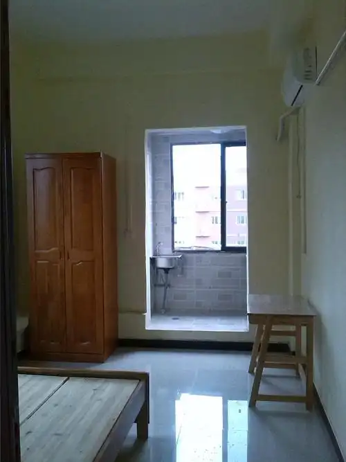 粮道街胭脂路单间房屋出租(已租)