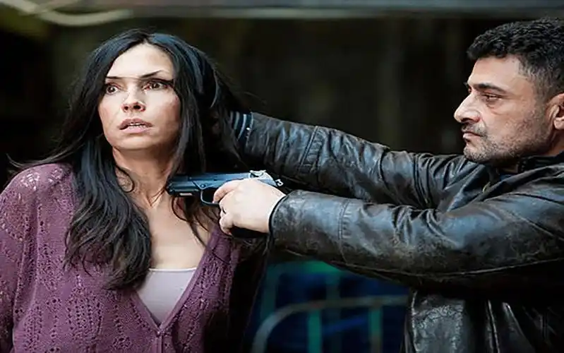 飓风营救2妻子和女儿被人绑架大叔想尽办法展开营救