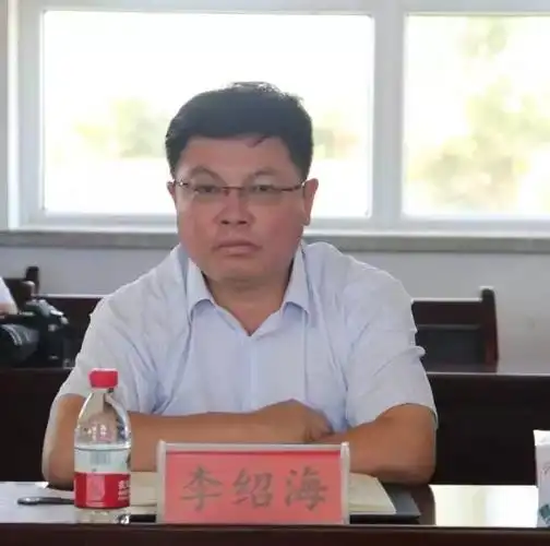 县委书记李绍海一行调研月亮地村