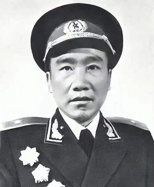 原创1982年重庆发现一脚镣遗骸06公斤脚镣钉在脚踝上身份惊动中央