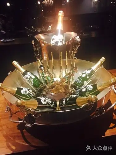 ug高宅.威士忌酒吧图片 - 第5张