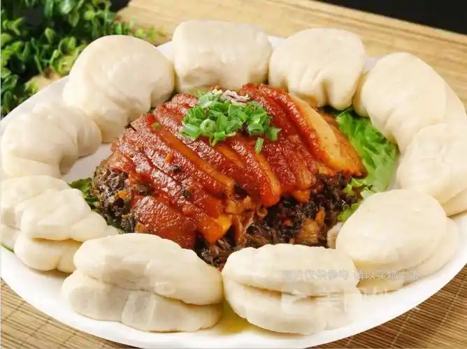 梅菜扣肉夹馍图片