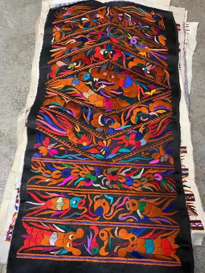 苗族刺绣古老图腾文化