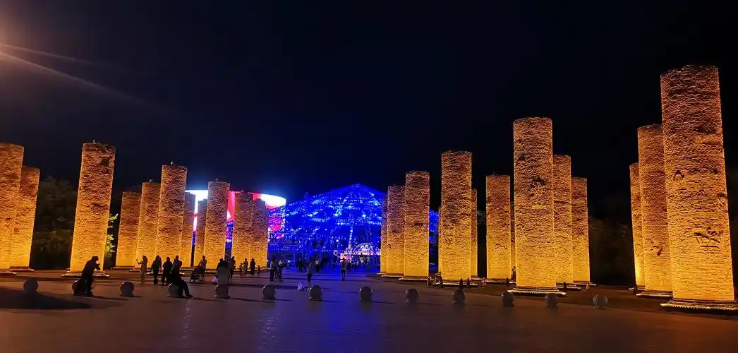 大凉山的火把广场