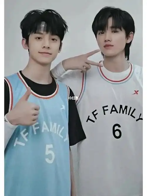 时代少年团 #丁程鑫 #宋亚轩 #左航 #朱志鑫 #张峻豪 #豪 吃懒左