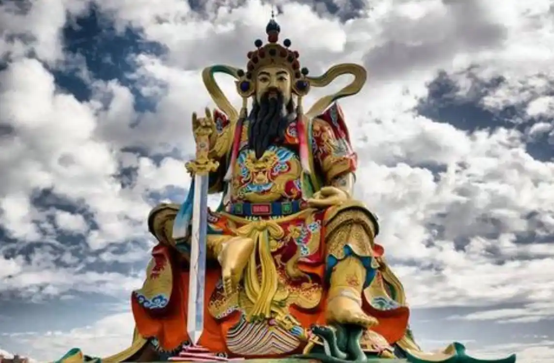 朱元璋化险为夷为感谢恩公真武大帝在武当山建金庙