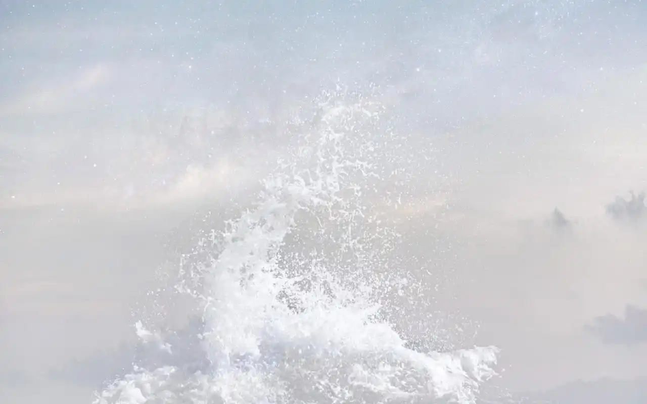 纯白创意唯美高清桌面壁纸