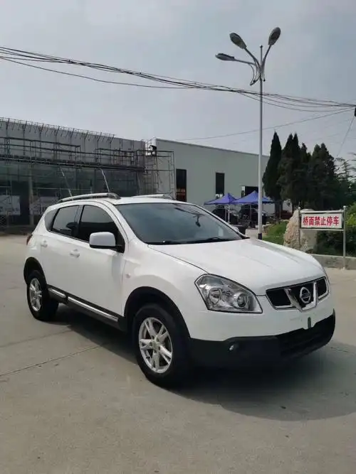 老款日产逍客外形非常的圆润,略带霸气.