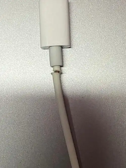 苹果耳机断裂有同款的吗