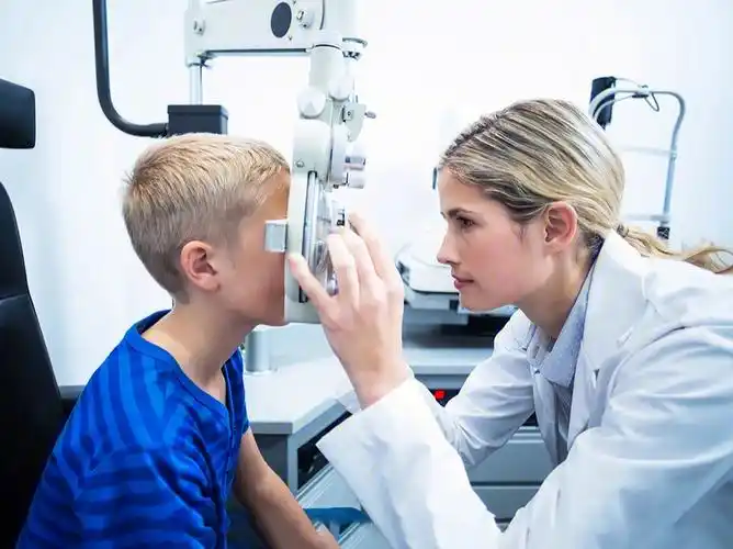 恢复视力聚焦训练眼轴回缩训练准备工作