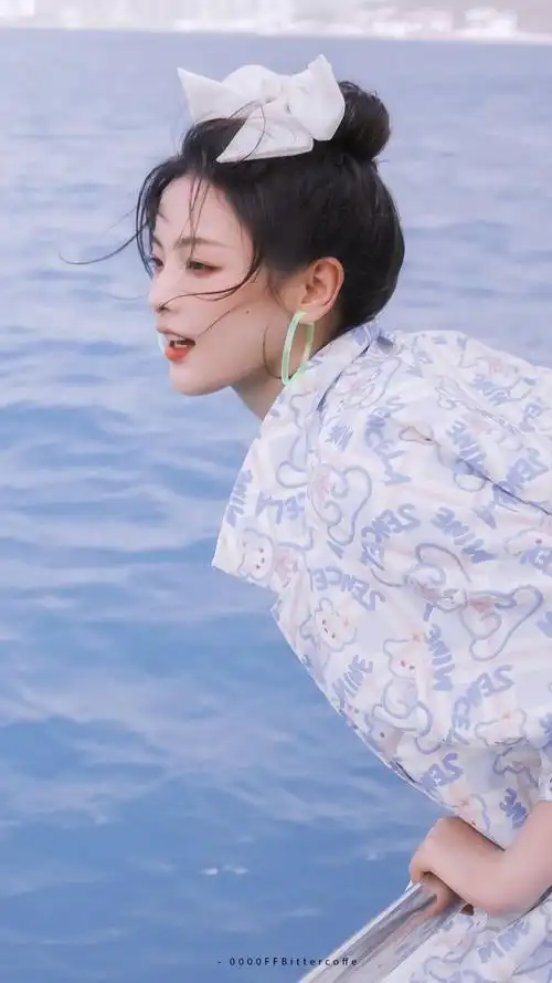 杨超越三亚度假