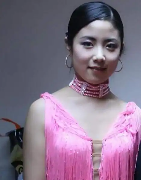 曹佳睿:曾被赵本山力捧,却因拒绝陪酒被雪藏,沦落到农村当老师