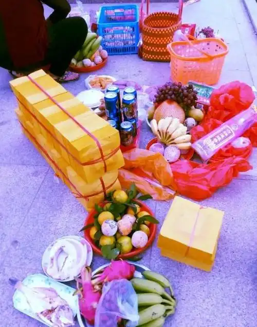 筷子的朝向,即筷子头是朝内还是朝外