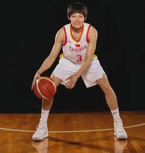 盘点女篮10大美女,李月汝王思雨榜上有名,隋菲菲仅列第三|中国女篮