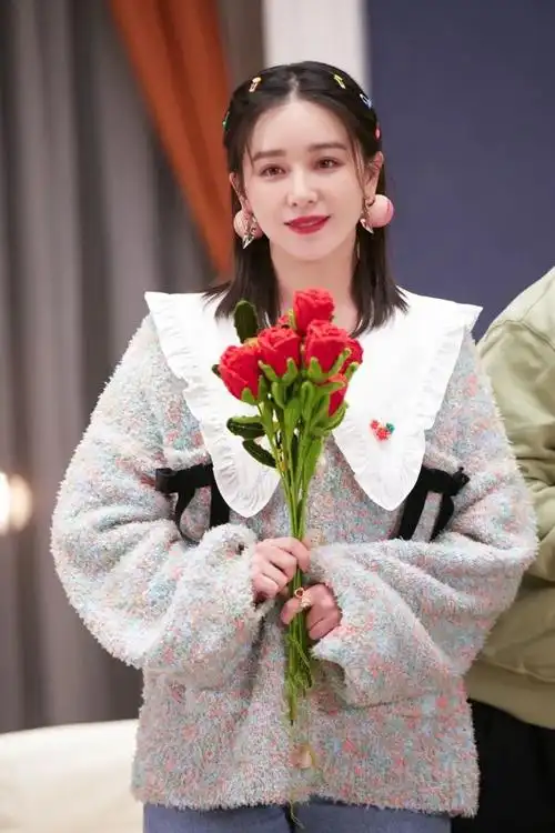 花样「飘雪一家人」特邀冰雪体验官 阚清子综艺《飘雪的日子来看你》