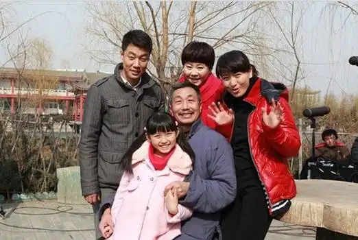 杜源一家三口图片